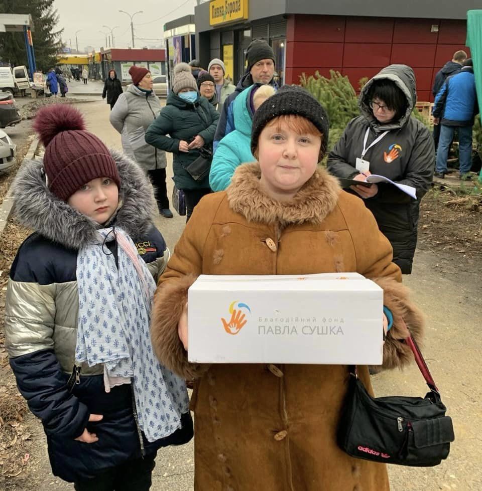 Друзі, наша команда вітає вас, ваші родини та всю Україну — з Різдвом Христовим!