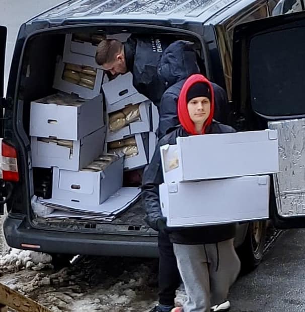 Другу партію хлібобулочних виробів привезли людям в громадах Харківщини